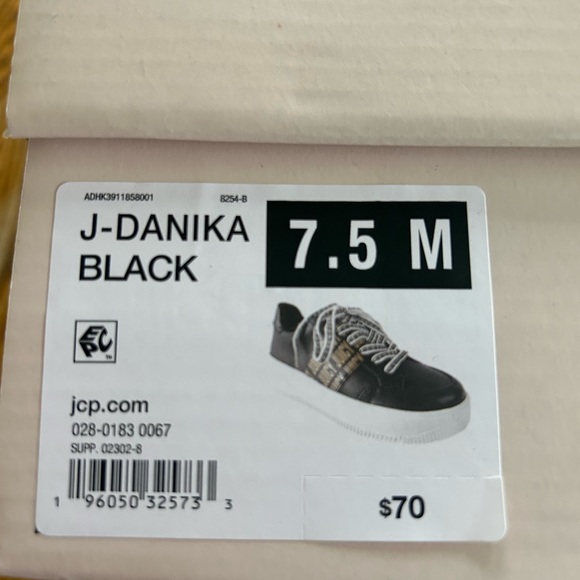 Juicy J-Danika 7.5 M NWT black shoes Vegan - Picture 7 of 7